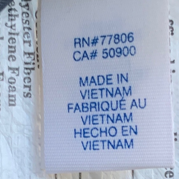 Tommy Hilfiger Medium Hobo Shoulder Bag – Stylish & Versatile in Stunning Color - Picture 8 of 12